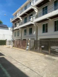 ขายบ้าน 4 ชั้น ขนาด 30.8 ตร.ว. ในซอยอารีย์สัมพันธ์ 3 ใกล้โรงพยาบาลพระมงกุฎเกล้า