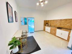 ขายทาวน์โฮม 3 ชั้น หมู่บ้านลัลลี่วิลล์ ลำลูกกา-คลอง 1 เนื้อที่ 21 ตารางวา  ซอยบุญคุ้ม(ซอยลำลูกกา 1) ถนนลำลูกกา ตำบลคูคต อำเภอลำลูกกา จังหวัดปทุมธานี-202505271156441748321804506.jpg