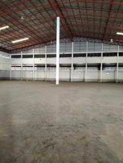 ให้เช่าคลังสินค้า โกดังเทพารักษ์ บางปลา โกดังเลียบคลองส่งน้ำ หนามแดง มีลาดจอดรถด้านหน้าโกดัง พื้นที่ขนาด 5,000 ตารางเมตร 