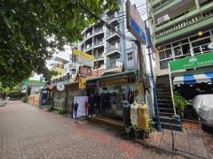 ทำเลนักท่องเที่ยวถนนข้าวสาร คึกคักตลอดปี!! ขายอพาร์ทเม้นท์ พร้อมร้านค้ารวม 48 ห้อง เหมาะปรับเป็นโรงแรม