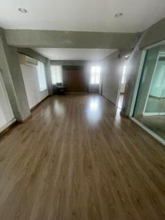 RM255 ให้เช่าตึกออฟฟิต4ชั้น (ที่หัวมุม) ซอย พระราม9 มีลิฟท์-202505281919431748434783460.jpg