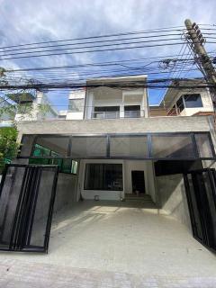 ให้เช่าทาวน์โฮม-3-ชั้น-ขนาดใหญ่-สไตล