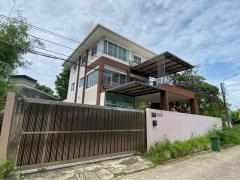 ให้เช่าบ้านเดี่ยว 3 ชั้น 100 ตรว. ย่านลาดปลาเค้า เลียบด่วน ใกล้มหาวิทยาลัยเกษตร