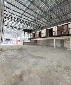 ให้เช่าโกดังดินแดงรัชดาภิเษก3 สถานฑูตจีน ขนาด 500ตารางเมตร มีออฟฟิศ และห้องพักแยก 