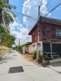ขายบ้านพร้อมที่ดิน อ.ลาดยาว จ.นครสวรรค์ บ้านติดถนน ใกล้วัดลาดยาว (N.1733)-202506021310121748844612409.jpg