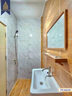 ทาวน์เฮ้าส์หมู่บ้านรุ่งเรือง 6 พร้อมอยู่ราคาย่อมเยาว์-202506021633281748856808420.jpg