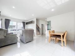 [ให้เช่า] FOR RENT GOLDEN NEO SATHORN / 3 bedrooms 3 bathrooms / 42 Sqw. 165 Sqm. **65,000** JUST 10 MIN FROM BTS WUTTAKAT-202506031044251748922265456.jpg