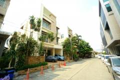 ขาย บ้านเดี่ยว 3 ชั้นบ้านปรีชาราม 2 ราษฎร์พัฒนา 291 ตรม. 52 ตร.วา 4นอน 4น้ำ สภาพสวย ติดถนนเมน หน้าโครงการเหมาะสำหรับทำออฟฟิศ หรืออยู่อาศัย-202506031922001748953320398.jpg