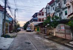 ขายทาวน์เฮ้าส์ หมู่บ้านรินทร์ทอง รามคำแหง 190 เนื้อที่ 22 ตร.ว. 4 นอน 2 น้ำ ทำเลดี-202506041339511749019191110.jpg