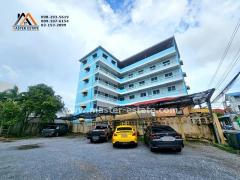 APARTMENT 5 ชั้น + ดาดฟ้า + ที่จอดรถ ซอยทรัพย์บุญชัย 19 ทุกห้องโปร่งลมเย็นด้วย Design ตึกรูปตัว L ให้ทุกห้องมีความโปร่ง มีระเบียงทุกห้อง