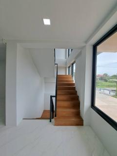 ขายโรงงานและให้เช่าโรงงานพร้อมออฟฟิศ 3ชั้น พื้นที่สีม่วงแท้ ขอใบรง.4ได้ มือหนึ่ง พื้นที่ 810 ตรม. ตำบลแคราย สมุทรสาคร ถนนเศรษฐกิจ ใกล้ถ.พุทธสาครและบางบอน5-202506061541451749199305123.jpg