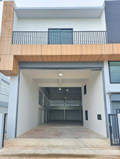 ขายโรงงานและให้เช่าโรงงานพร้อมออฟฟิศ 3ชั้น พื้นที่สีม่วงแท้ ขอใบรง.4ได้ มือหนึ่ง พื้นที่ 810 ตรม. ตำบลแคราย สมุทรสาคร ถนนเศรษฐกิจ ใกล้ถ.พุทธสาครและบางบอน5-202506061542411749199361990.jpg