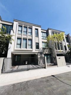ให้เช่า-Luxury-townhome-3-ชั้น-228-ตรม.-บ้านกลางเม
