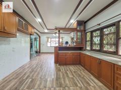 ขาย บ้านเดี่ยว หลังใหญ่ บ้านสวนดอกไม้ 300 ตรม 87.6 ตรว ติดถนนบรมฯ105-202506092127201749479240130.jpg