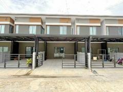 โรบินสัน ฉะเชิงเทรา 800 ม.ให้เช่าทาวน์เฮาส์ใหม่ สวย 2 ชั้น 18 ตร.วา.144 ตร.ม.ติดถนนใหญ่ ม.ราชภัฏราชนครินทร์ 2.8 กม.  2 นอน 2 น้ำ 