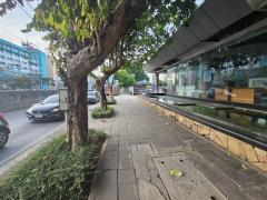 ขายที่ดินติดถนนรัชดาแถมสิ่งปลูกสร้าง ที่ดินใกล้ mrt สุทธิสาร 200 เมตร ขายต่ำกว่าราคาประเมินกรมที่ดินเป็น 100 ล้าน ถูกมาก......​ทำเล Woww มาก