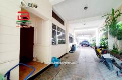 ที่ดินพร้อมบ้าน ซอยปรีดีพนมยงค์ 26 เนื้อที่ 181 ตรว. ถนนสุขุมวิท 71 แขวงคลองตัน เขตวัฒนา กรุงเทพมหานคร-202506111409511749625791370.jpg
