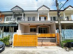 ทาวน์เฮาส์-2-ชั้น-หมู่บ้าน-สุธาวี-คัต