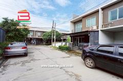 ทาวน์เฮาส์ หลังมุม หมู่บ้าน เดอะคัลเลอร์ส รังสิต-ลำลูกกา คลอง 4 เนื้อที่ 33.8 ตรว. ถ.รังสิต-นครนายก ต.ลาดสวาย อ.ลำลูกกา จ.ปทุมธานี-202506111759061749639546324.jpg