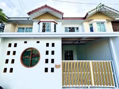 ทาวน์เฮาส์ 2 ชั้น พิศาล บางกระดี่ 25 รีโนเวทพร้อมอยู่ 