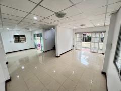 ขายบ้านเดี่ยวรีโนเวท หมู่บ้านทวีทอง 3 เพชรเกษม 69 พร้อมเข้าอยู่ เดินทางสะดวก ใกล้ MRT หลักสอง -202506121320001749709200203.jpg