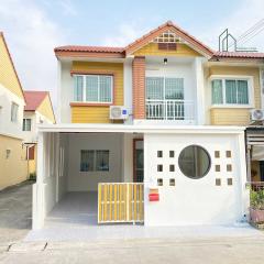 ทาวน์เฮาส์ 2 ชั้น หมู่บ้านพิศาล โครงการ 16 ซอยบางขุนเทียน14 หลังมุม ฟรีโอน