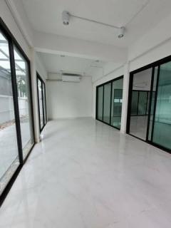 ให้เช่าโฮมออฟฟิศ2ชั้น200ตร.ม.ย่านโชคช