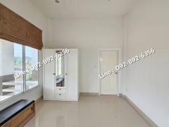 ขาย: บ้านเดี่ยวชั้นเดียว หลังมุม 3 นอน 65 ตรว. หมู่บ้านเศรษฐี ซอยวัดพญาไม้ ห่างจาก Big C ราชบุรี เพียง 1 กม.   จุดเด่นทำเลที่ตั้ง:-202506131218591749791939834.jpg