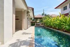 พูลวิลล่า 2 ชั้น The tropical Balinese-style ตกแต่งครบพร้อมอยู่ สารภี 