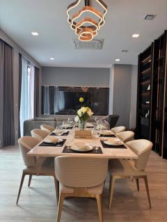 RM301 ให้เช่าบ้านเดี่ยว 3 ชั้น VIVE กรุงเทพกรีฑา มีลิฟท์+มีเฟอร์+สระว่ายน้ำ (ติดกับโรงเรียนนานาชาติเวลลิงตัน) พร้อมเข้าอยู่-202506132220211749828021358.jpg