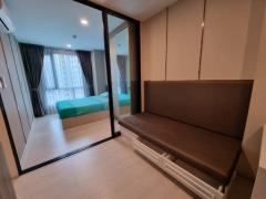 ให้เช่า Knightsbridge Paholyothin Interchange, 35 ตร.ม.,ชั้น 11 FULLY FURNISHED วิวสระ