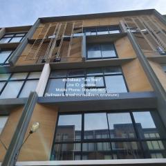ID :  DSL-863 FOR SALE Office ขาย พร้อมผู้เช่าโฮมออฟฟิศ 5 ชั้น พร้อมลิฟต์ ซ.สุขุมวิท 77 (อ่อนนุช) 27 ตร.ว. 6 ห้องทำงาน 3 น้ำ 3 จอดรถ ราคา 19.9 ล้านบาท SECRET DEAL!!