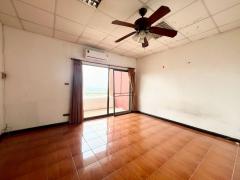 [For Sale] ขายคอนโด 2 ห้องนอน ถูกสุดในโครงการ คันทรี คอมเพล็กซ์ บางนา (Country Complex Bangna) ที่จอดรถ 2 คัน ใกล้ BTS บางนา-202506161049341750045774363.jpg