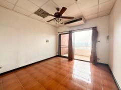 [For Sale] ขายคอนโด 2 ห้องนอน ถูกสุดในโครงการ คันทรี คอมเพล็กซ์ บางนา (Country Complex Bangna) ที่จอดรถ 2 คัน ใกล้ BTS บางนา-202506161049341750045774889.jpg