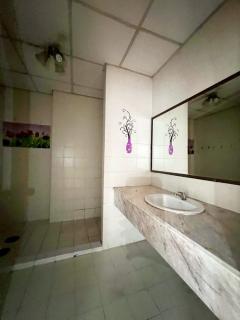 [For Sale] ขายคอนโด 2 ห้องนอน ถูกสุดในโครงการ คันทรี คอมเพล็กซ์ บางนา (Country Complex Bangna) ที่จอดรถ 2 คัน ใกล้ BTS บางนา-202506161049371750045777587.jpg