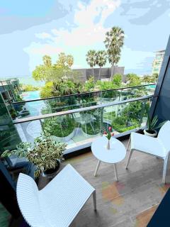 ขายคอนโดอารมณ์ วงศ์มาตย์ คอนโดมิเนียมหรูริมทะเล  พร้อมเฟอร์นิเจอร์และอุปกรณ์ตกแต่งครบครัน-202506161110341750047034151.jpg