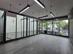 RM310 ให้เช่าโฮมออฟฟิศสไตล์ Modern Loft ขนาดใหญ่ 4 ชั้น ห้วยขวาง-202506171713081750155188658.jpg