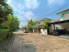 ขายบ้านเดี่ยว สไตล์โมเดิร์น เทรนดี้ธารา ร่มเกล้า เนื้อที่ 57.60 ตร.ว ทำเลดี ติดถนนร่มเกล้า บ้านพร้อมอยู่ ราคาต่อรองได้-202506191123011750306981246.jpg