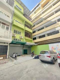 ให้เช่า อาคาร ตึกแถว 5.5 ชั้น ห้องมุม สะพานควาย อารีย์ ประดิพัทธ์ ใกล้ BTS สะพานนควาย BTS อารีย์ ซอยตรงข้ามรพ.วิมุต เหมาะทำธุรกิจทำโฮลเทล สปา คลีนิค ครัวกลาง โฮมออฟฟิศ