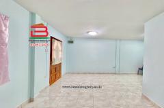 ทาวน์เฮาส์ บ้านสิริกร เนื้อที่ 20.5 ตร.ว (ซอยสามวา 15) แขวงมีนบุรี เขตมีนบุรี กรุงเทพมหานคร-202506201631161750411876326.jpg