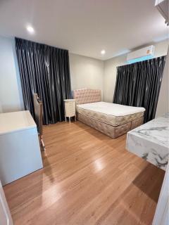 NTG763 ให้เช่า บ้านเดี่ยว ภัสสร เพรสทีจ จตุโชติ-วัชรพล เฟอร์นิเจอร์บิ้วอินทั้งหลัง เฟอร์ครบพร้อมอยู่ ใกล้ทางด่วนสุขาภิบาล5  ทางด่วนจตุโชติ-202506202039571750426797228.jpg