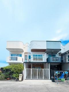 ขายทาวน์โฮม 2 ชั้น 17 ตรว. หมู่บ้าน 84 แมนชั่น ลาดพร้าว 84 ใกล้ MRT ลาดพร้าว 71 ( รีโนเวทใหม่ )