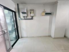 ขายและให้เช่า โฮมออฟฟิศเสนาทาวน์ นวมินทร์ 163 มีระบบโซล่าเซลล์ 23.6 ตร.ว. จอดรถได้ 2 คัน-202506231241541750657314549.jpg