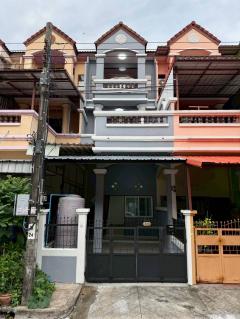 ขายด่วนทาวน์โฮม หมู่บ้านสวนหลวงโฮมเพลส ใกล้ซีคอนสแควร์ศรีนครินทร์ (N.1762)