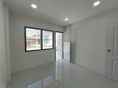 ขายทาวน์เฮ้าส์ 2 ชั้น รีโนเวทใหม่ หมู่บ้านรินรดา ซอยนวลจันทร์ 24 เขตบึงกุ่ม  ขนาด 28.5 ตร.ว. ใกล้แฟชั่นไอส์แลนด์-202506231709311750673371566.jpg