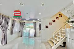  บ้านแฝด หมู่บ้าน อารียา เดอะวิลเลจ ลําลูกกา-คลอง 5 เนื้อที่ 44.8 ตรว. ใกล้รร.วัดปัญจทายิกาวาส ถนนลำลูกกา ตำบลลาดสวาย อำเภอลำลูกกา จังหวัดปทุมธานี-202506251222411750828961381.jpg