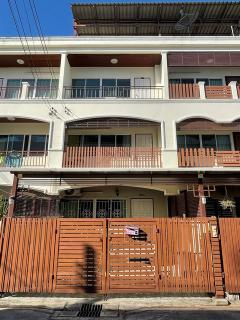 ขายทาวน์โฮม-3-ชั้น-+-ดาดฟ้า-25-ตรว.-200-ตรม.-4