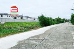 ที่ดินถมแล้ว หมู่บ้าน ฟ้าใหม่ เนื้อที่ 2-0-70 ไร่ ถนนราชพฤกษ์ ต.คลองข่อย อ.ปากเกร็ด จ.นนทบุรี-202506251647591750844879257.jpg