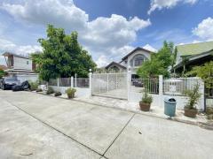 ขาย บ้านเดี่ยว 2 ชั้น หมู่บ้านชวนชื่น วัชรพล เนื้อที่ 102 ตารางวา ทำเลดี ใกล้ ตลาดถนอมมิตร เพลินนารี่มอลล์