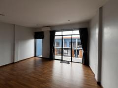 [Duplicate]ให้เช่าทาวน์โฮม 3.5 ชั้น พร้อมเฟอร์นิเจอร์ โครงการ Haus35 แจ้งวัฒนะ-202506282034061751117646930.jpg
